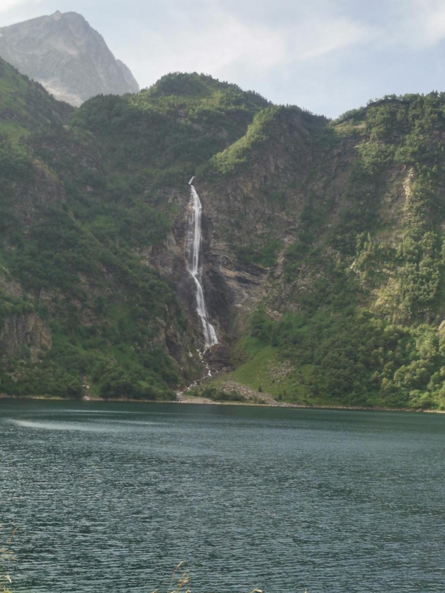 Maison 13 Pers A 10Mn De Luchon Cazaux-Layrisse Luaran gambar